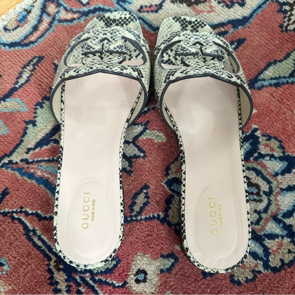 Gucci Women's Interlocking G cut-out slide sandal - Picture 3 of 4